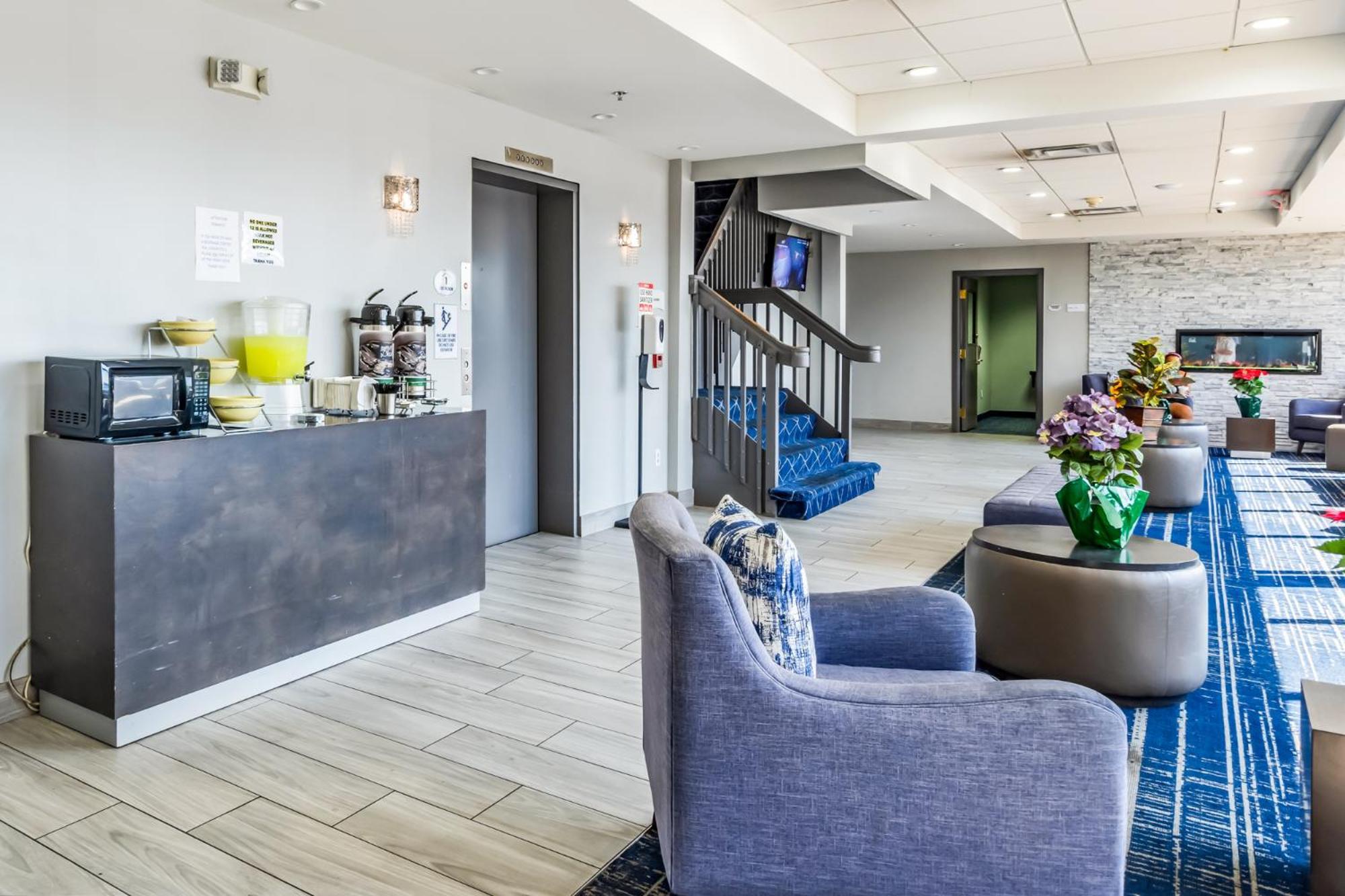 Quality Inn Roseville-Detroit North Экстерьер фото